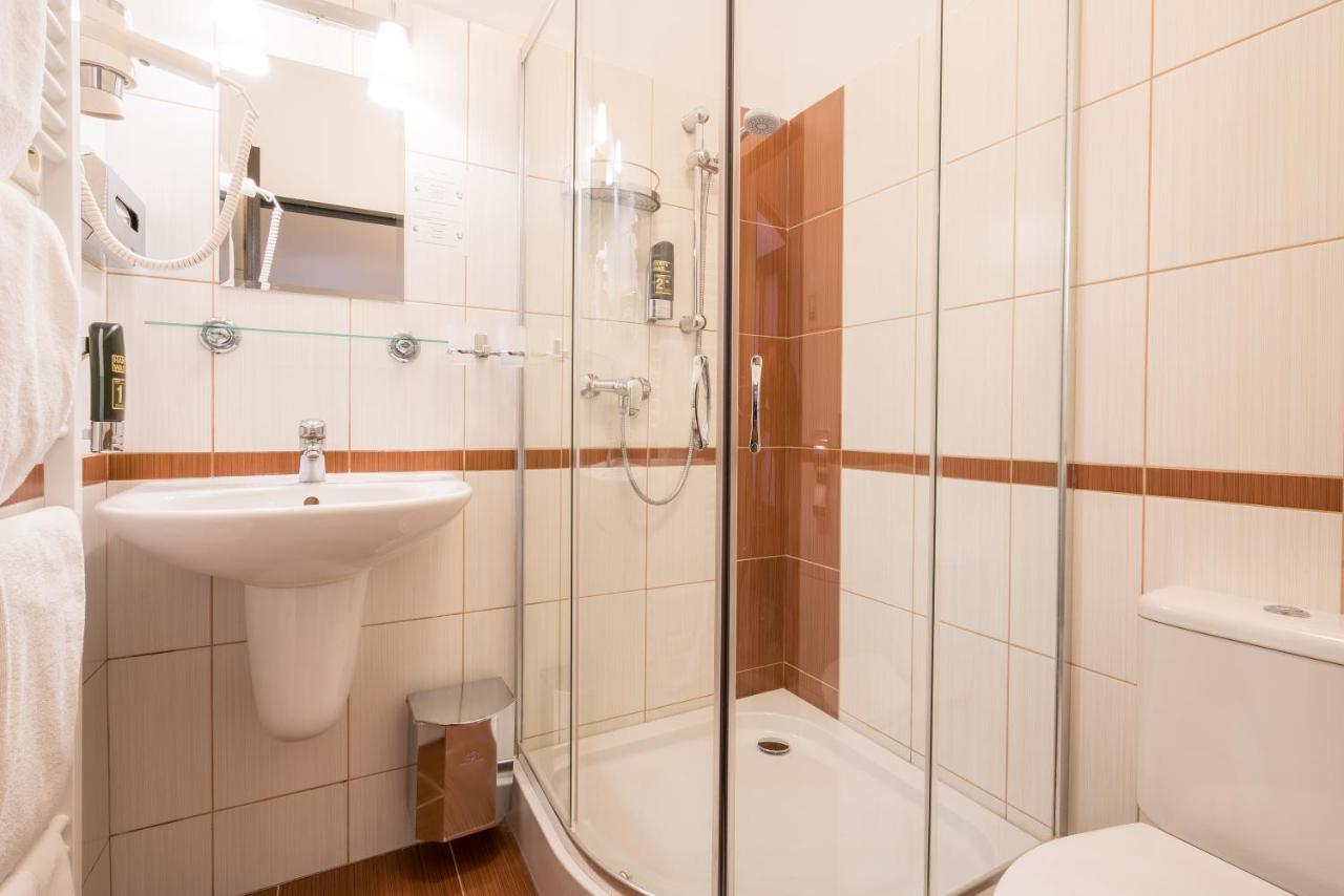 Kuria - Hotel 3*