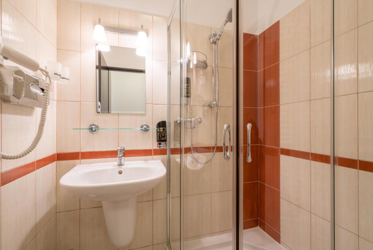 Kuria - Hotel 3*