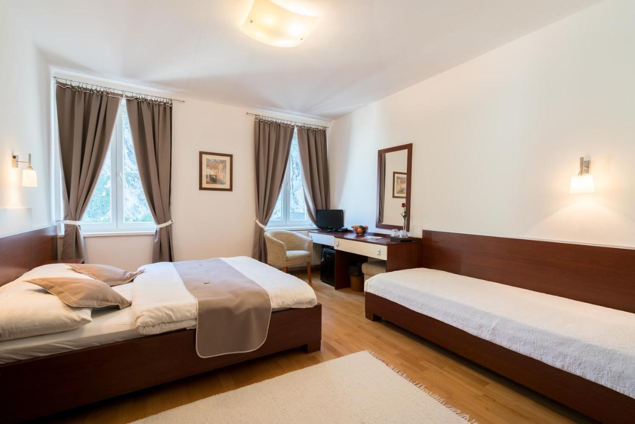 Kuria - Hotel 3*