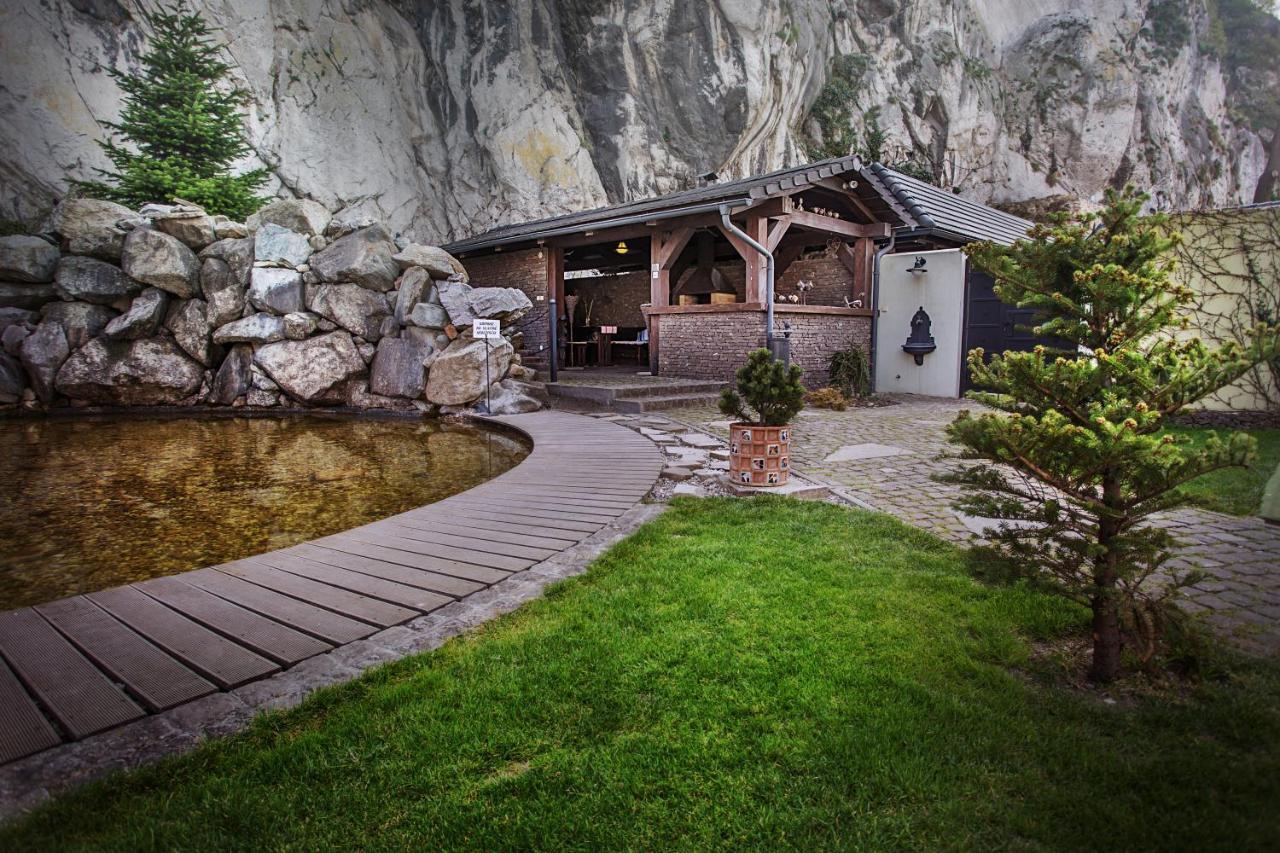 Kuria - Hotel Beckov